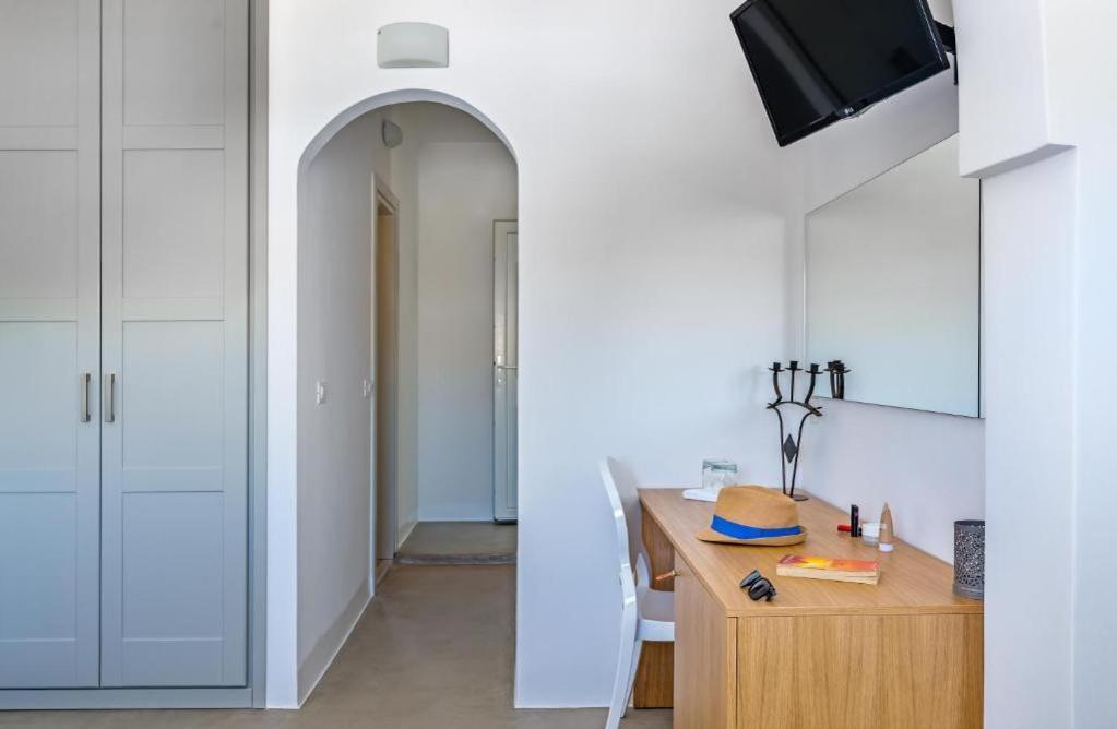 Cape Mykonos 3*